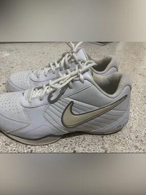Nike Air Baseline Low White mens size 10